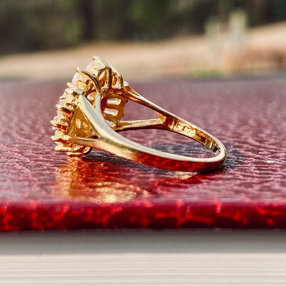 Vintage Gold and Silver Sparkle Ring - Picture 3 of 8